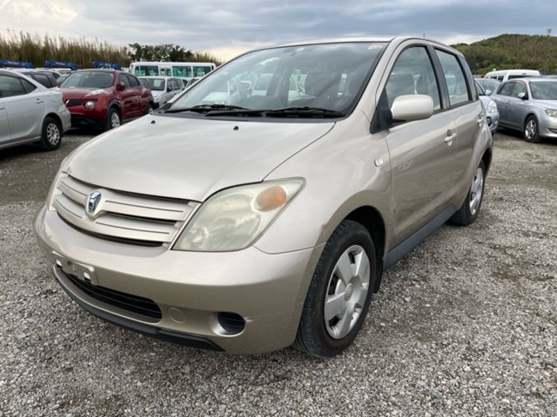 2003 TOYOTA IST