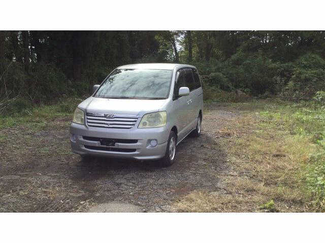 2003 TOYOTA NOAH