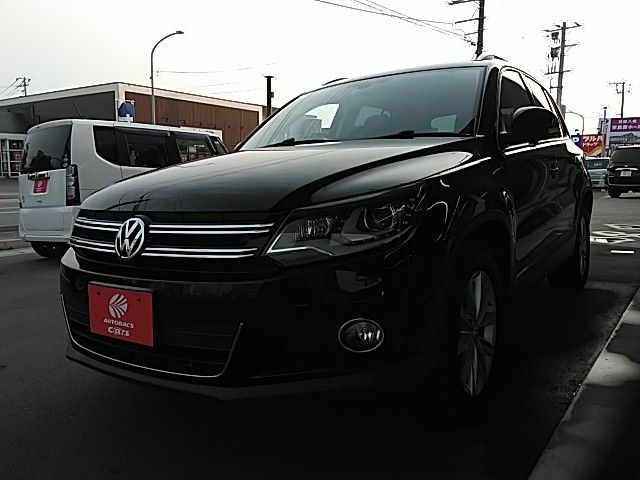 2012 VOLKSWAGEN TIGUAN