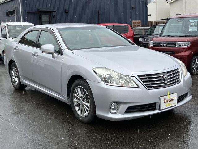 2011 TOYOTA CROWN