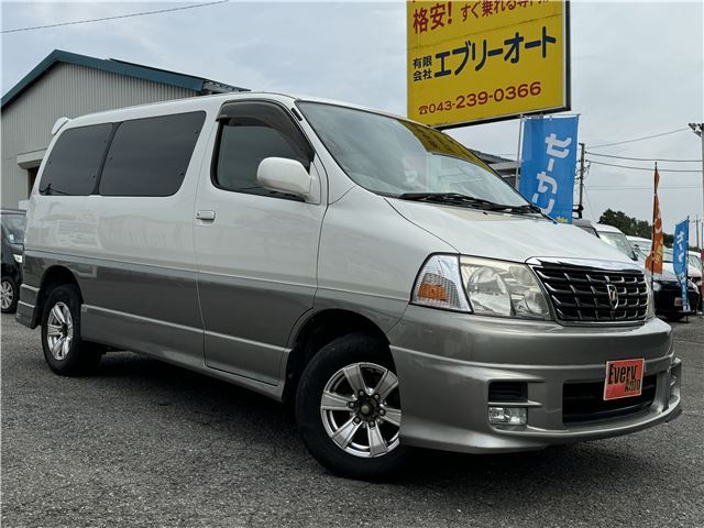 2001 TOYOTA GRAND HIACE