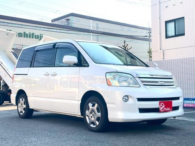 2005 TOYOTA NOAH