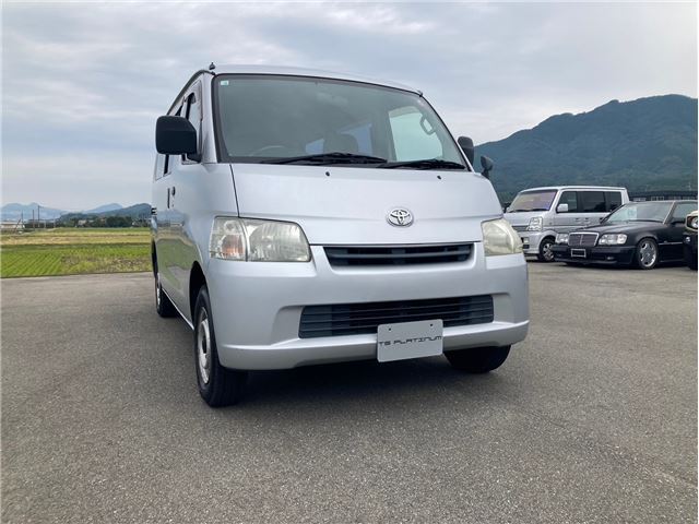 2010 TOYOTA LITEACE VAN