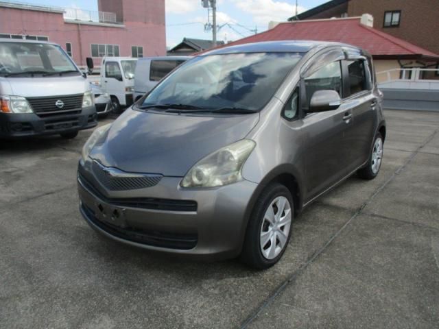 2010 TOYOTA RACTIS