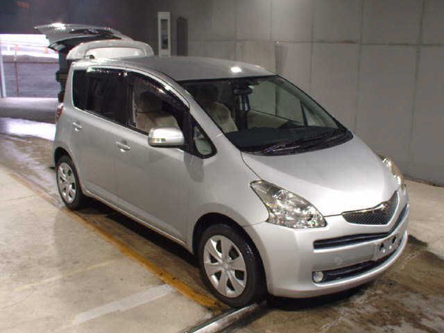 2010 TOYOTA RACTIS