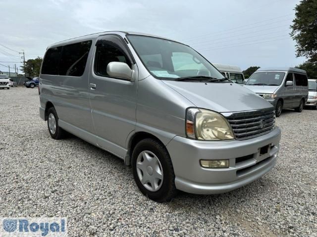 2001 TOYOTA REGIUS