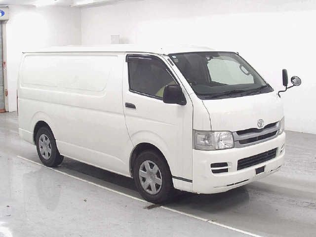 2009 TOYOTA REGIUS VAN