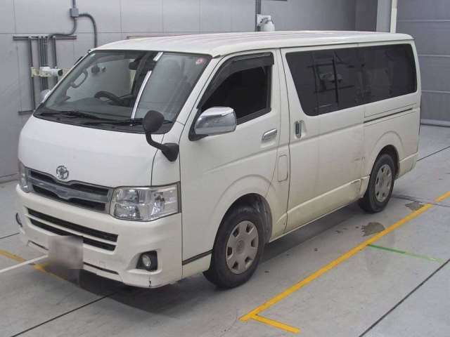 2013 TOYOTA REGIUS VAN