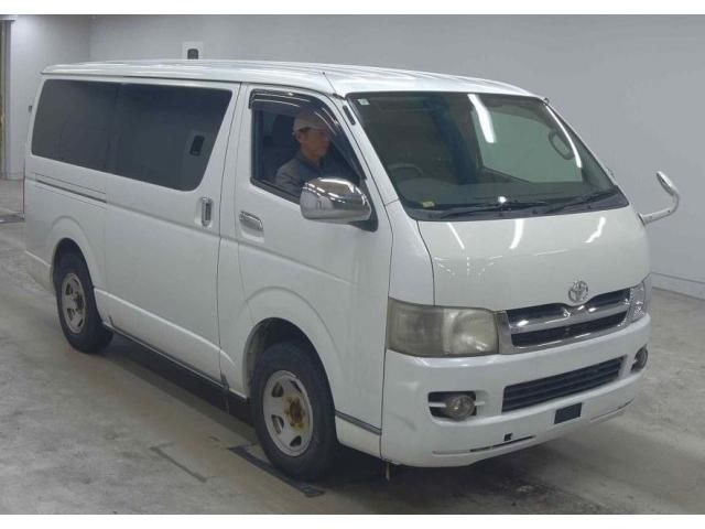 2006 TOYOTA REGIUS VAN