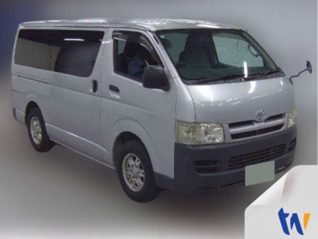 2004 TOYOTA REGIUS VAN